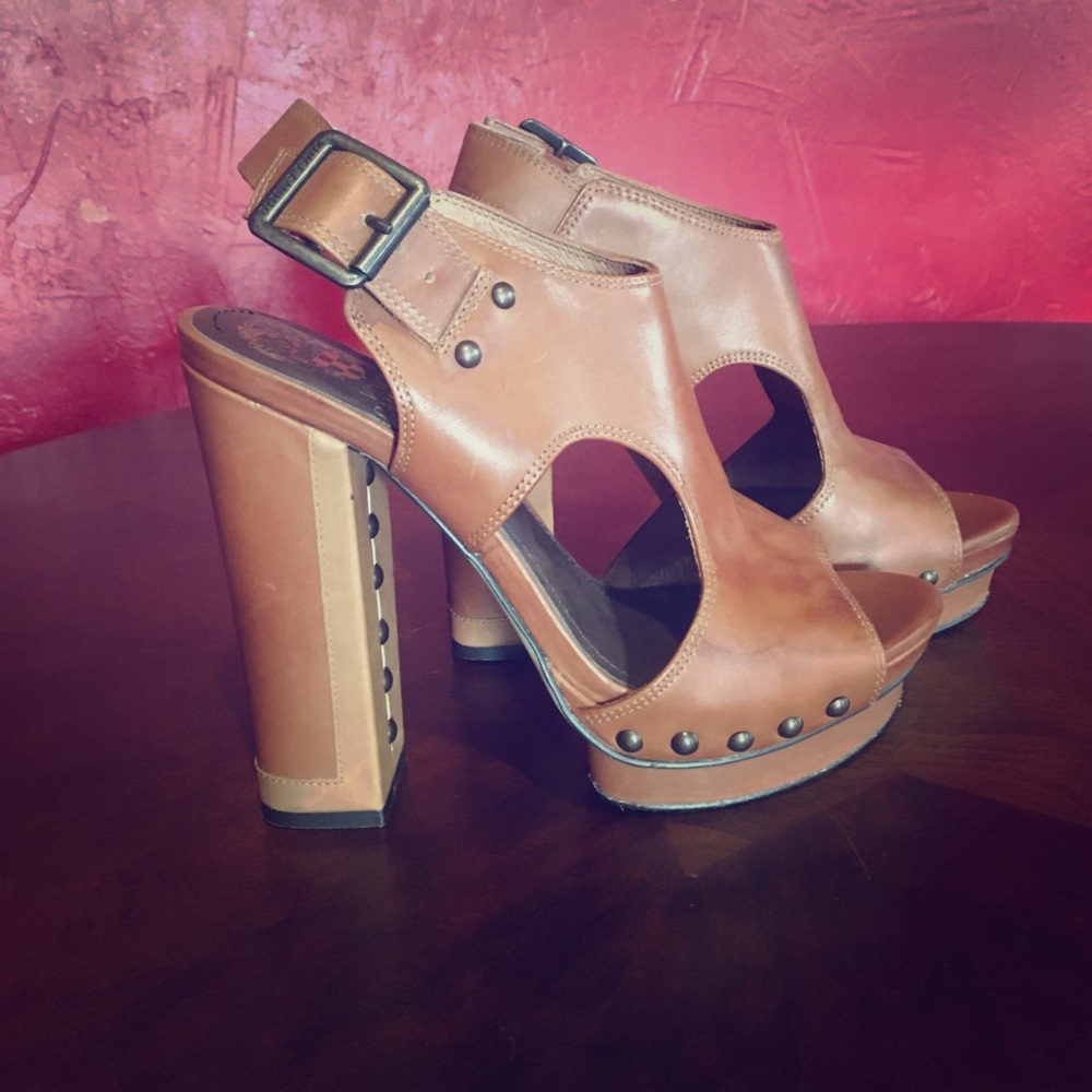 Vince Camuto brown leather heels!